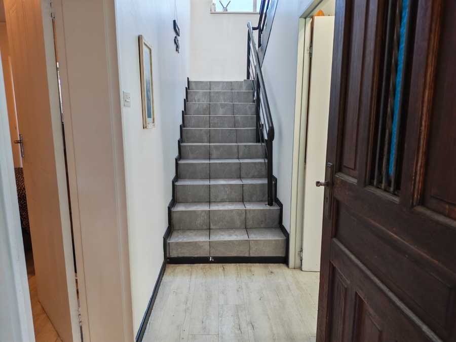 4 Bedroom Property for Sale in Klein Berlyn Western Cape